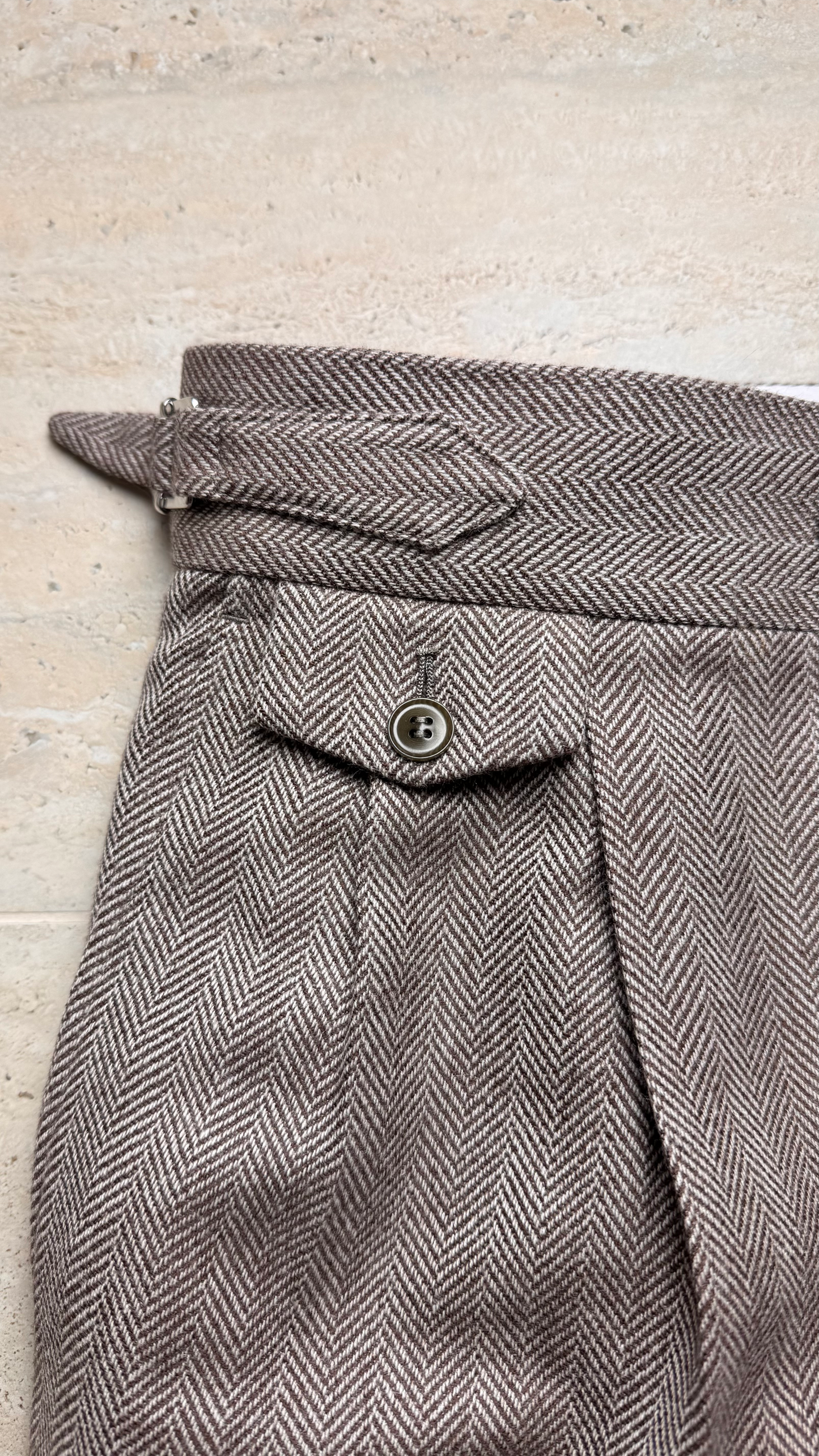 Pantalon coupe droite en flanelle à chevrons