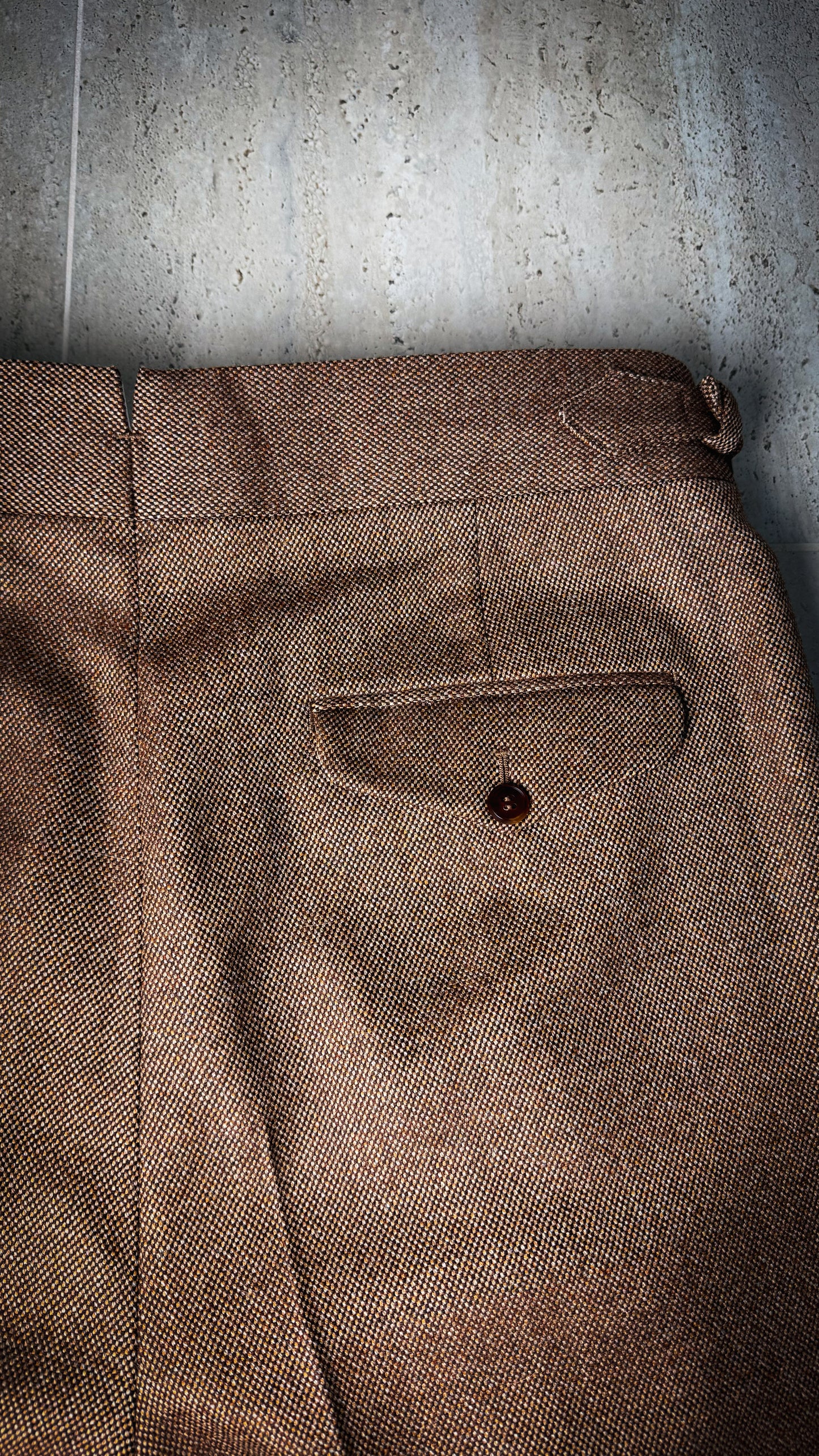 Pantalon coupe droite en laine "grain d'orge"