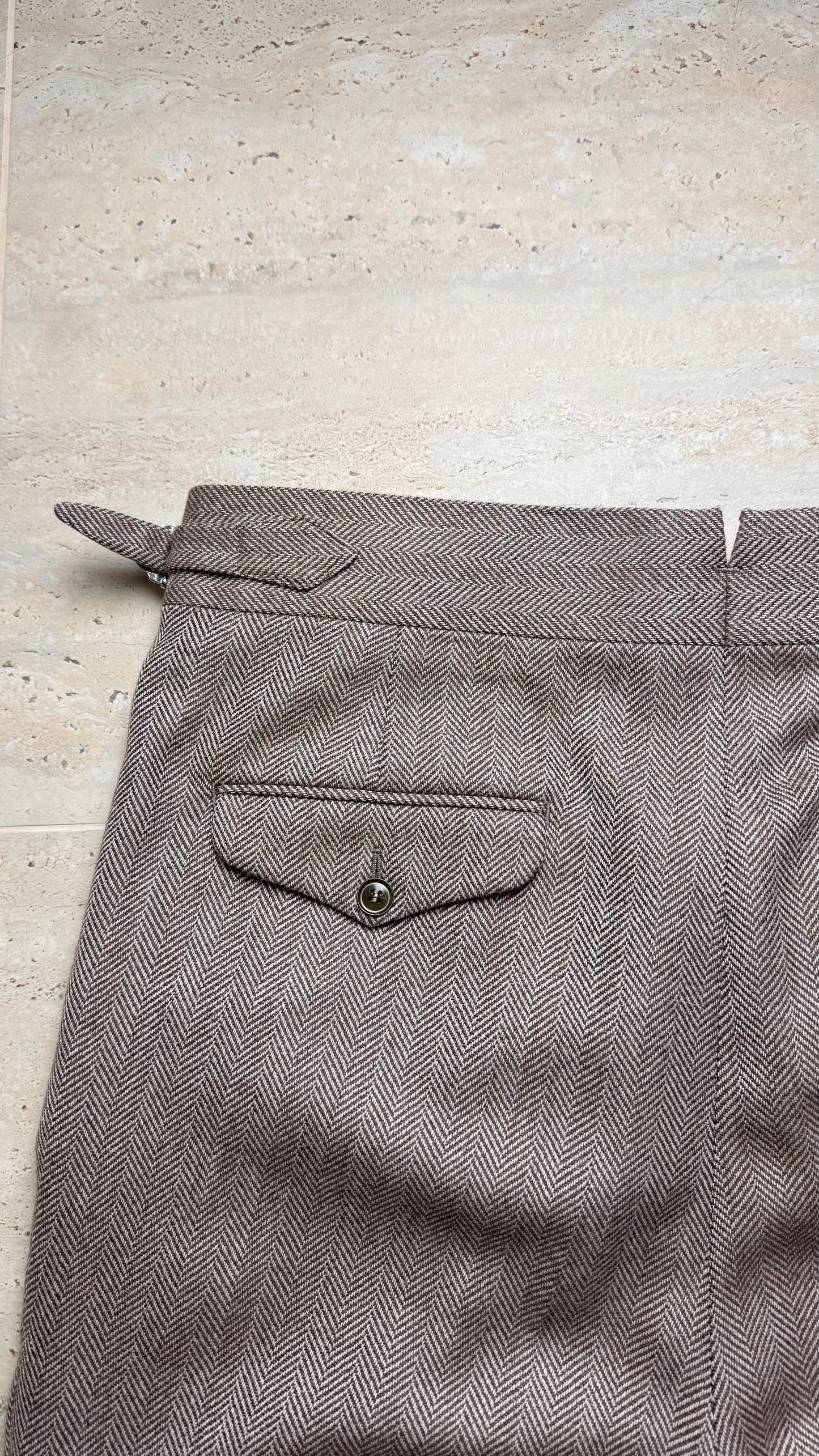 Pantalon coupe droite en flanelle à chevrons